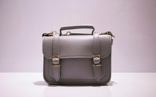 Borsetto Boston bag in grey leather - Urban Muze travel capsule essential